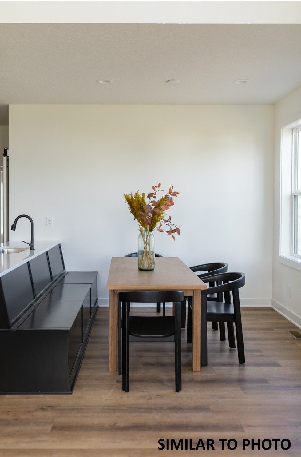 Listing Photo: Dining 2 Similar To